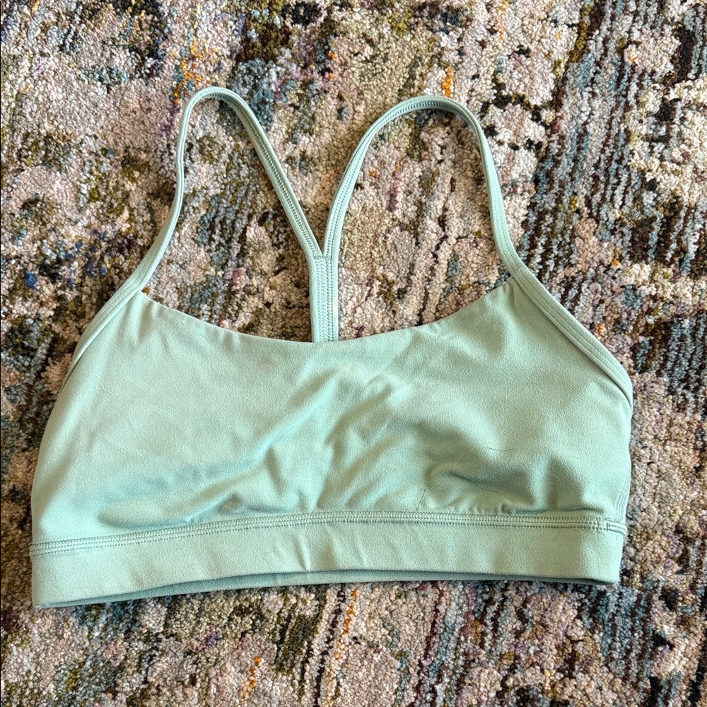 Lululemon Athletica min Green flow y Sports Bra